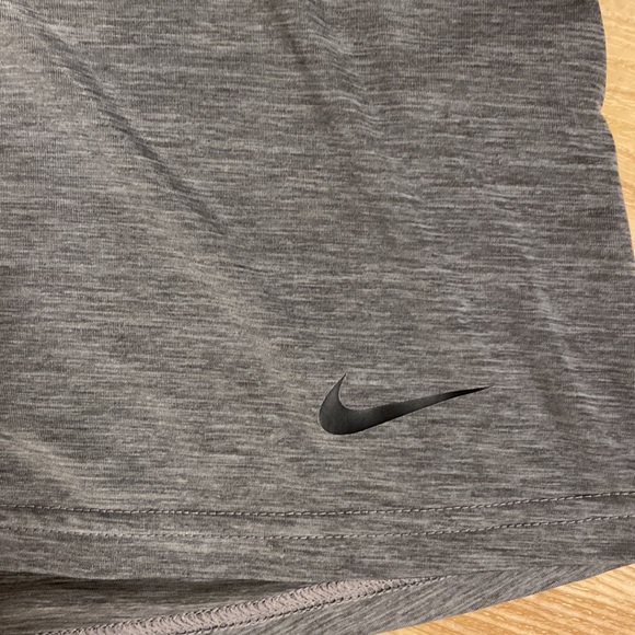 Nike Tank Top - Picture 2 of 4